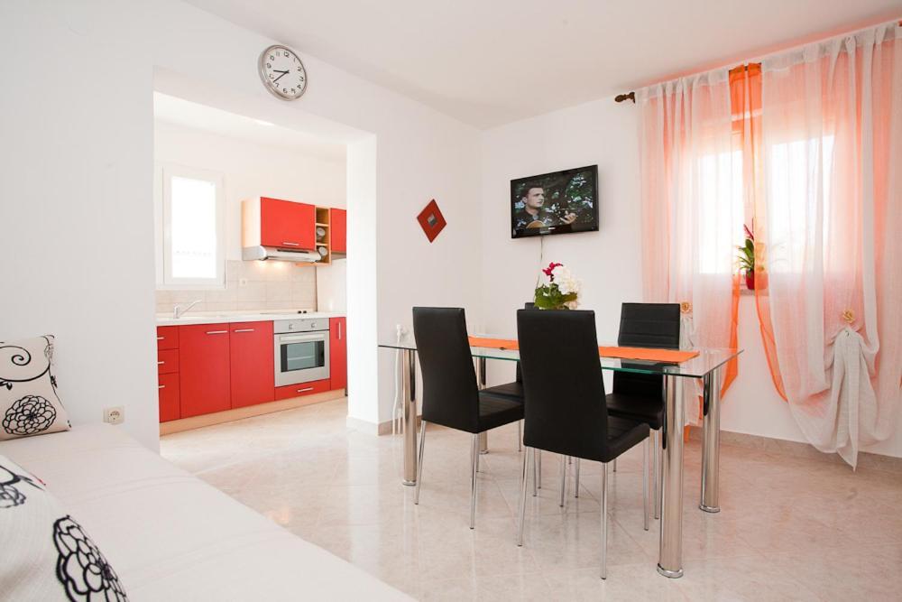 Apartments Melita Krk Town Esterno foto